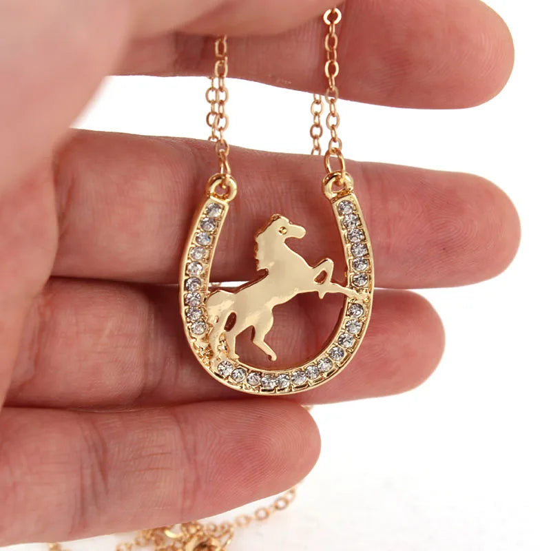 Gold horseshoe jewelry