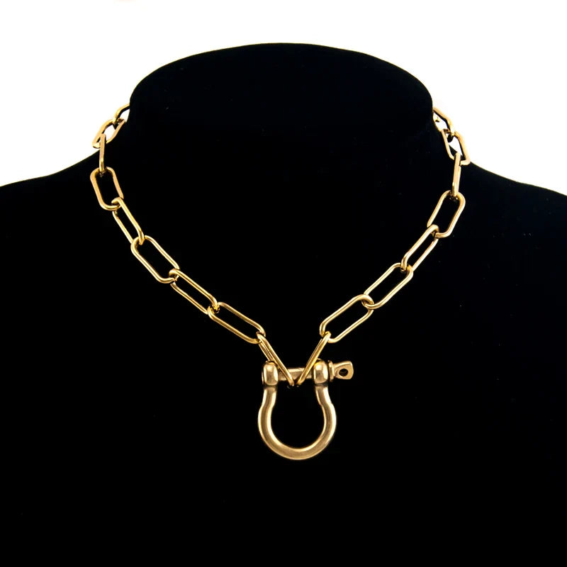 Horseshoe shaped necklace
