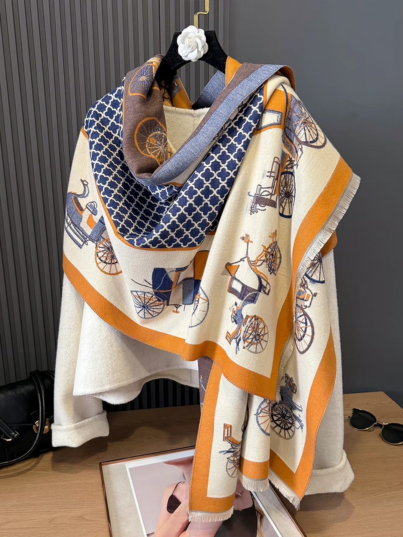 Horse carriage scarf