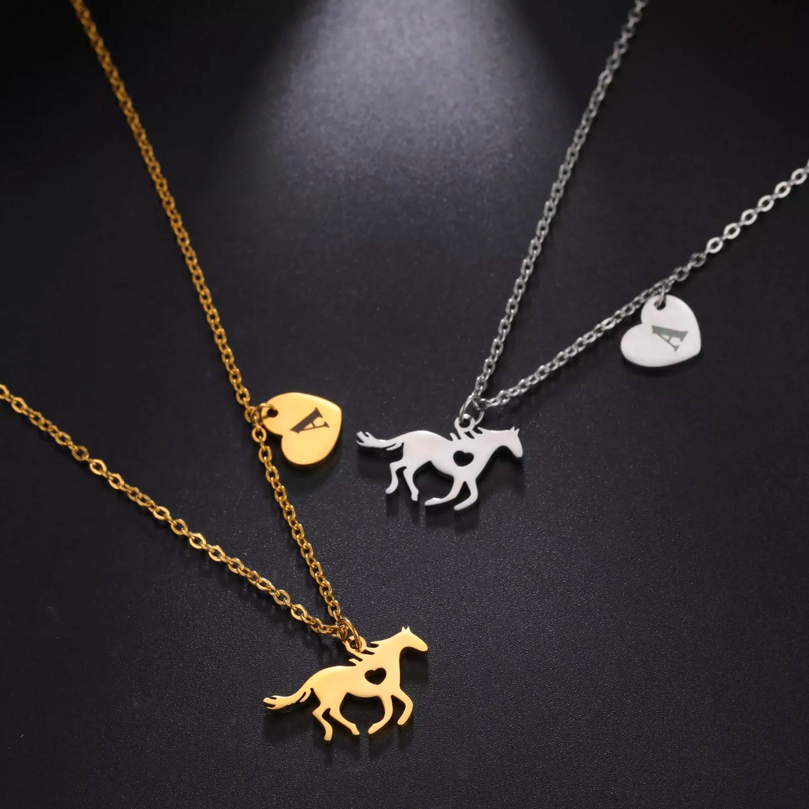 Horse charm pendant