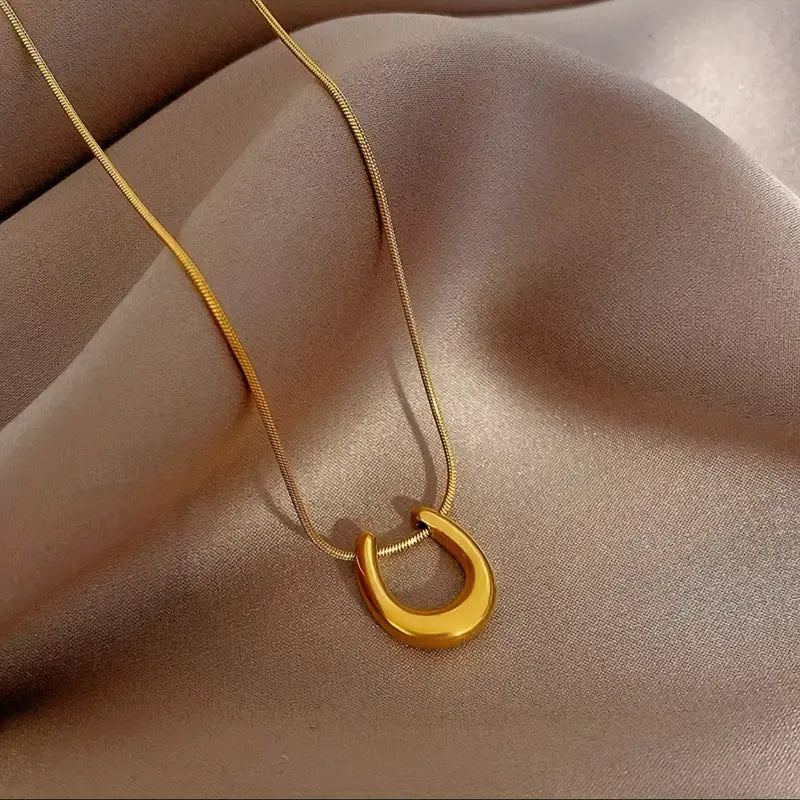 Horseshoe jewelry gold