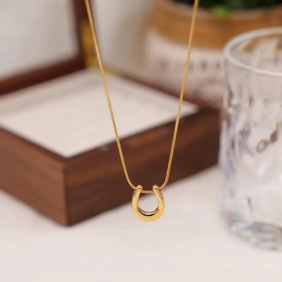 Horseshoe jewelry gold