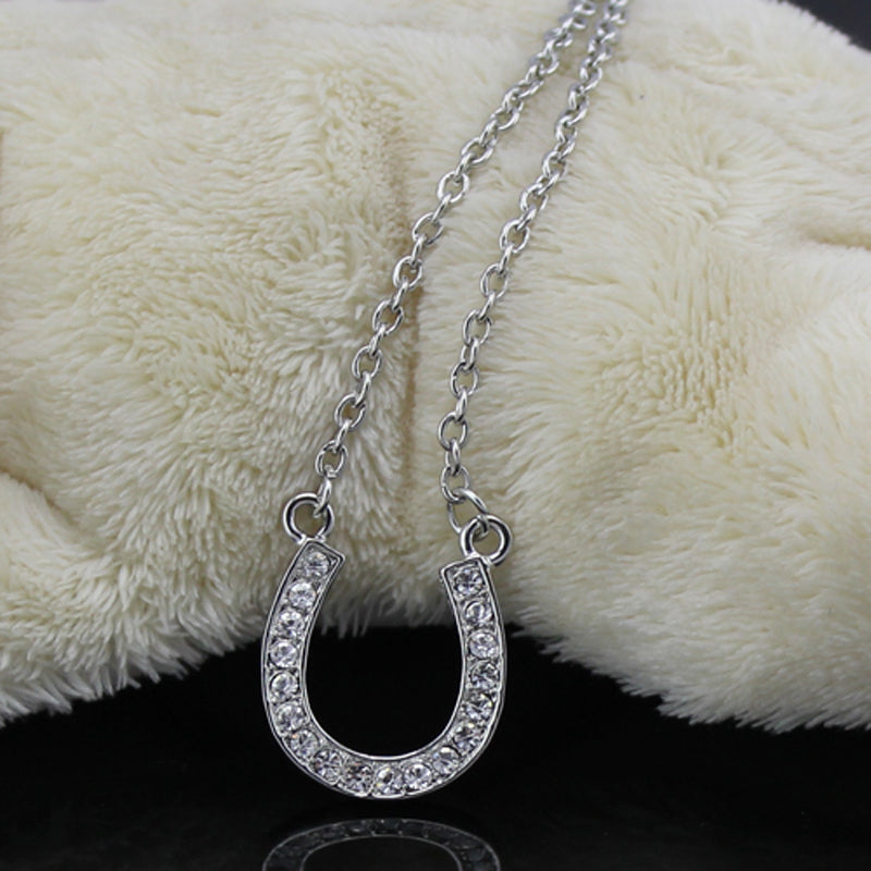 Horseshoe-necklace-for-women