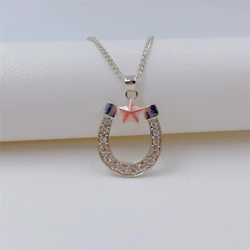 Horseshoe star necklace