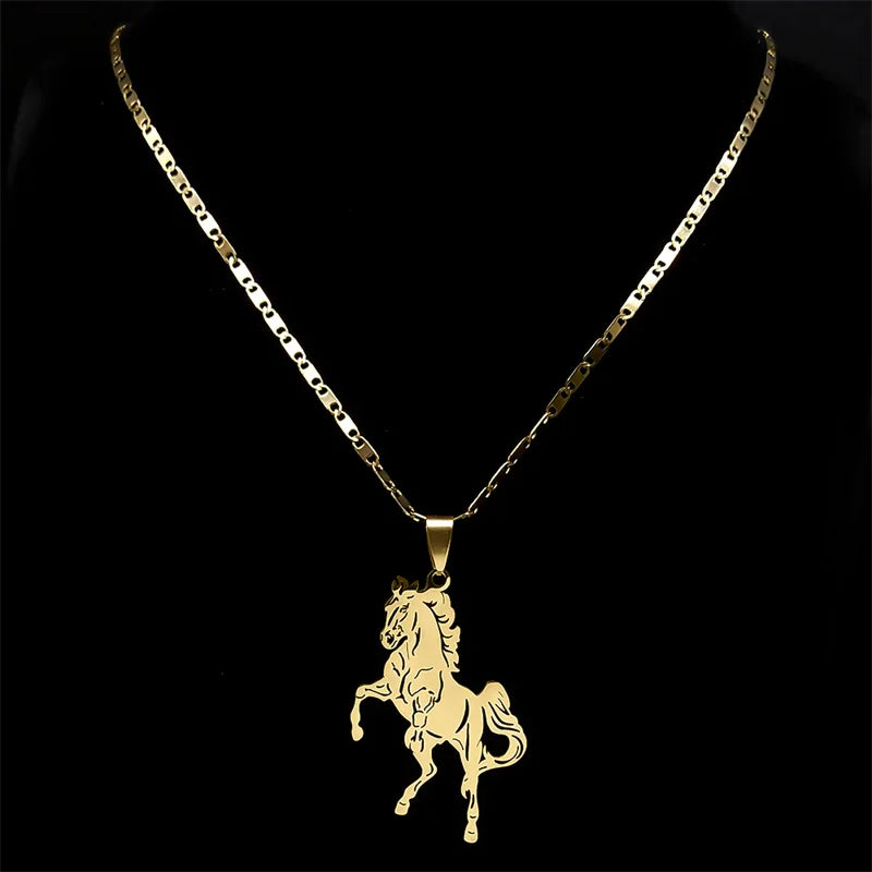 Horse jumping necklace