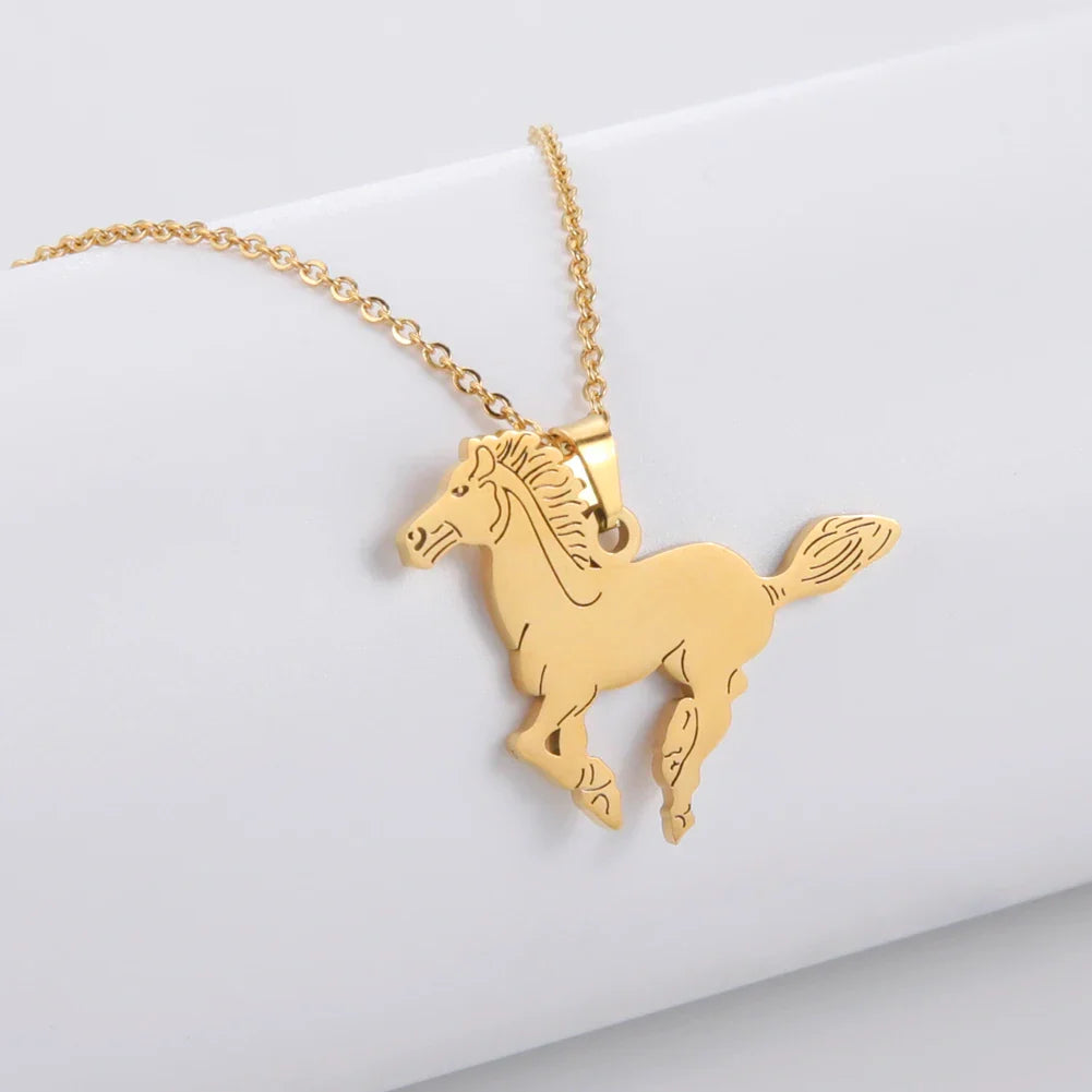 Horse racing necklace