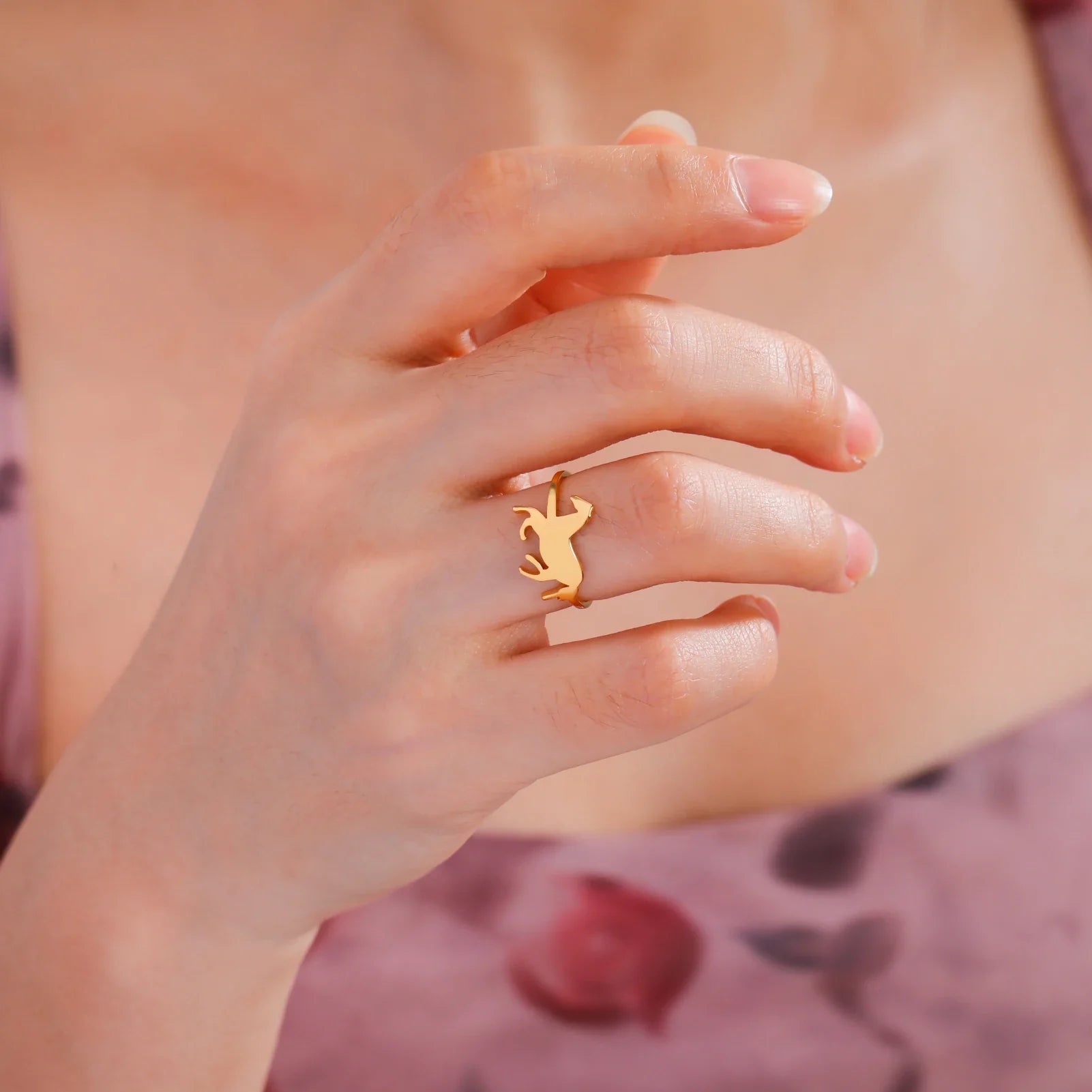 Women horse ring