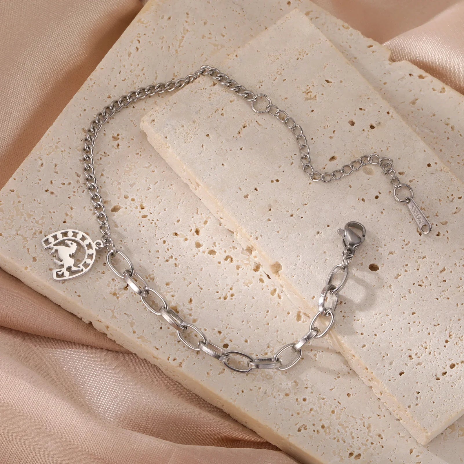 Bracelet with horse