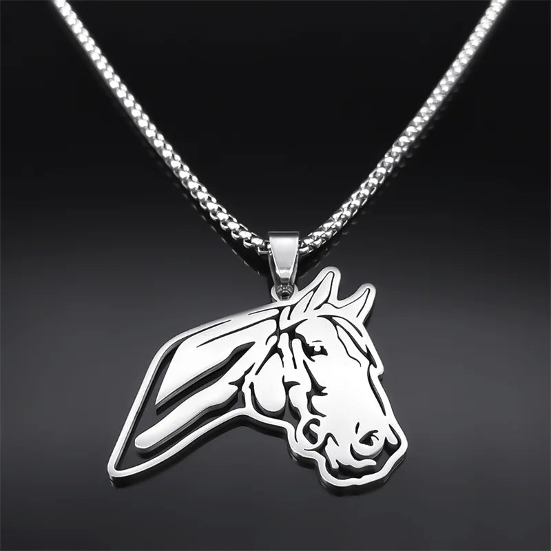 Horse head pendant necklace