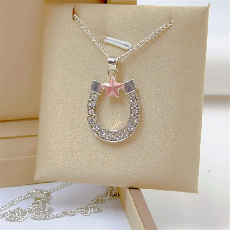 Horseshoe star necklace