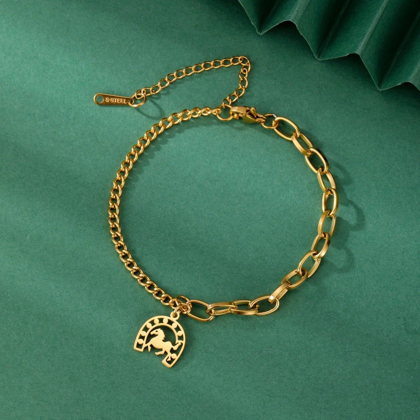 Bracelet with horse