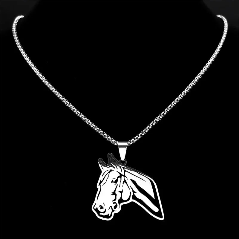 Horse head pendant necklace