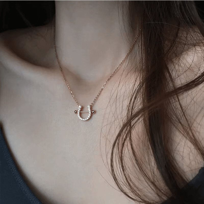 Sterling silver horseshoe necklace