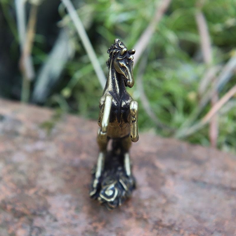 Horse jumping statue - Dream Horse