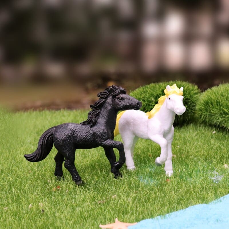 Horse of a different color figurines - Dream Horse