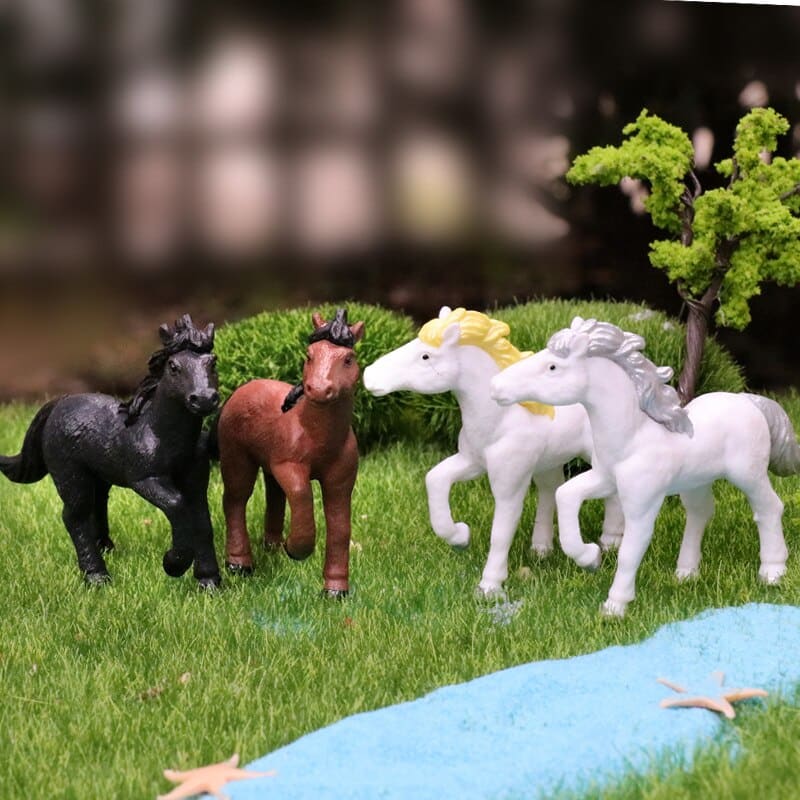 Horse of a different color figurines - Dream Horse