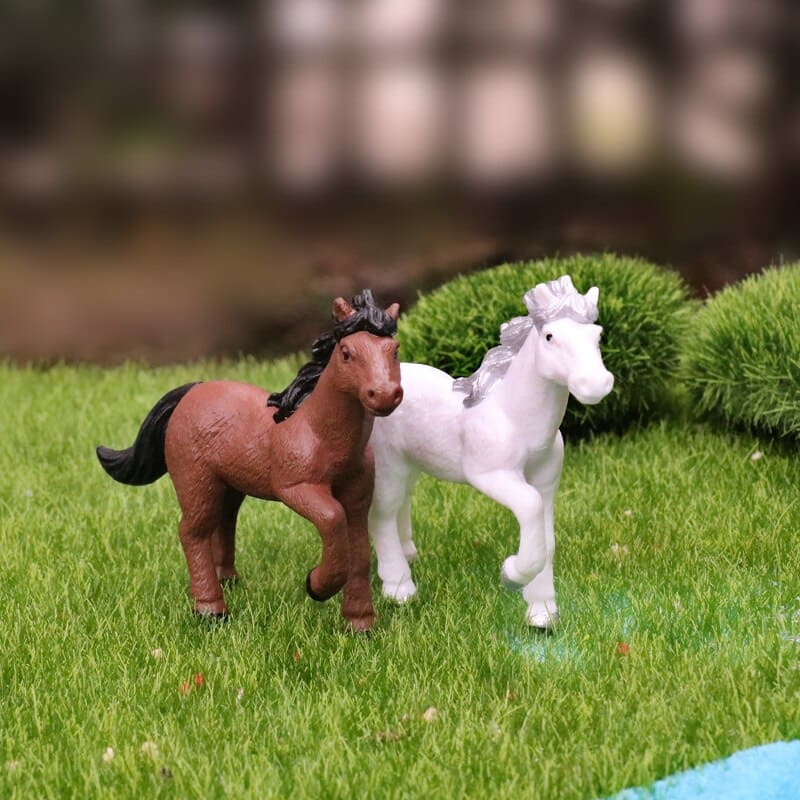 Horse of a different color figurines - Dream Horse