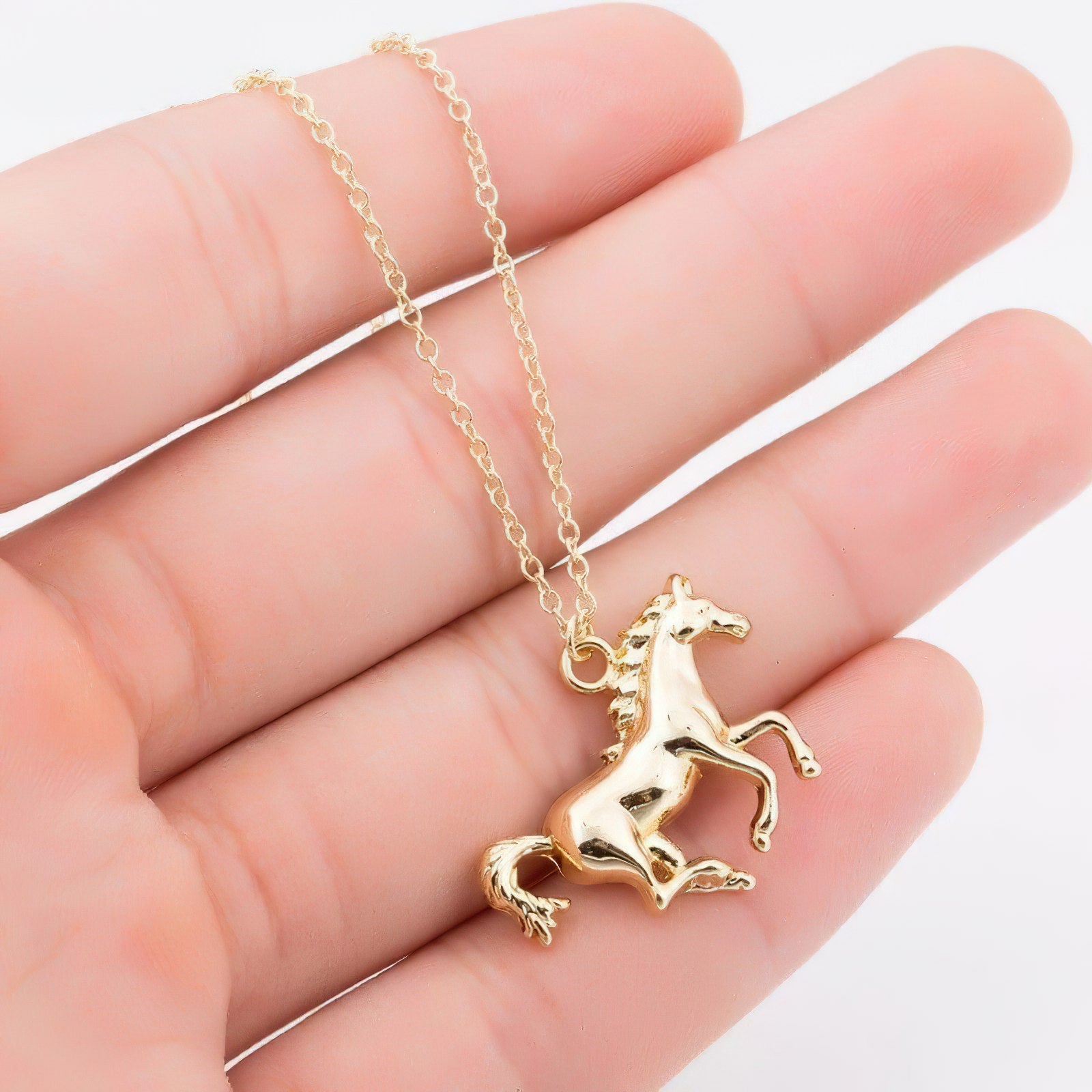 Metal racehorse necklaces for women