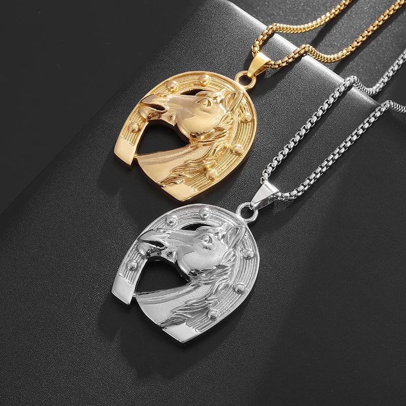 Pendant horse
