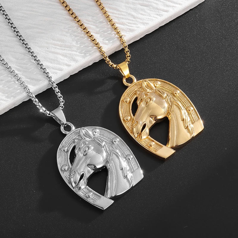 Pendant horse