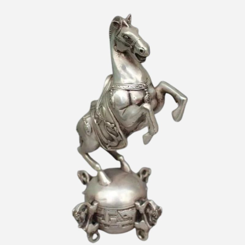 silver-horse-statue