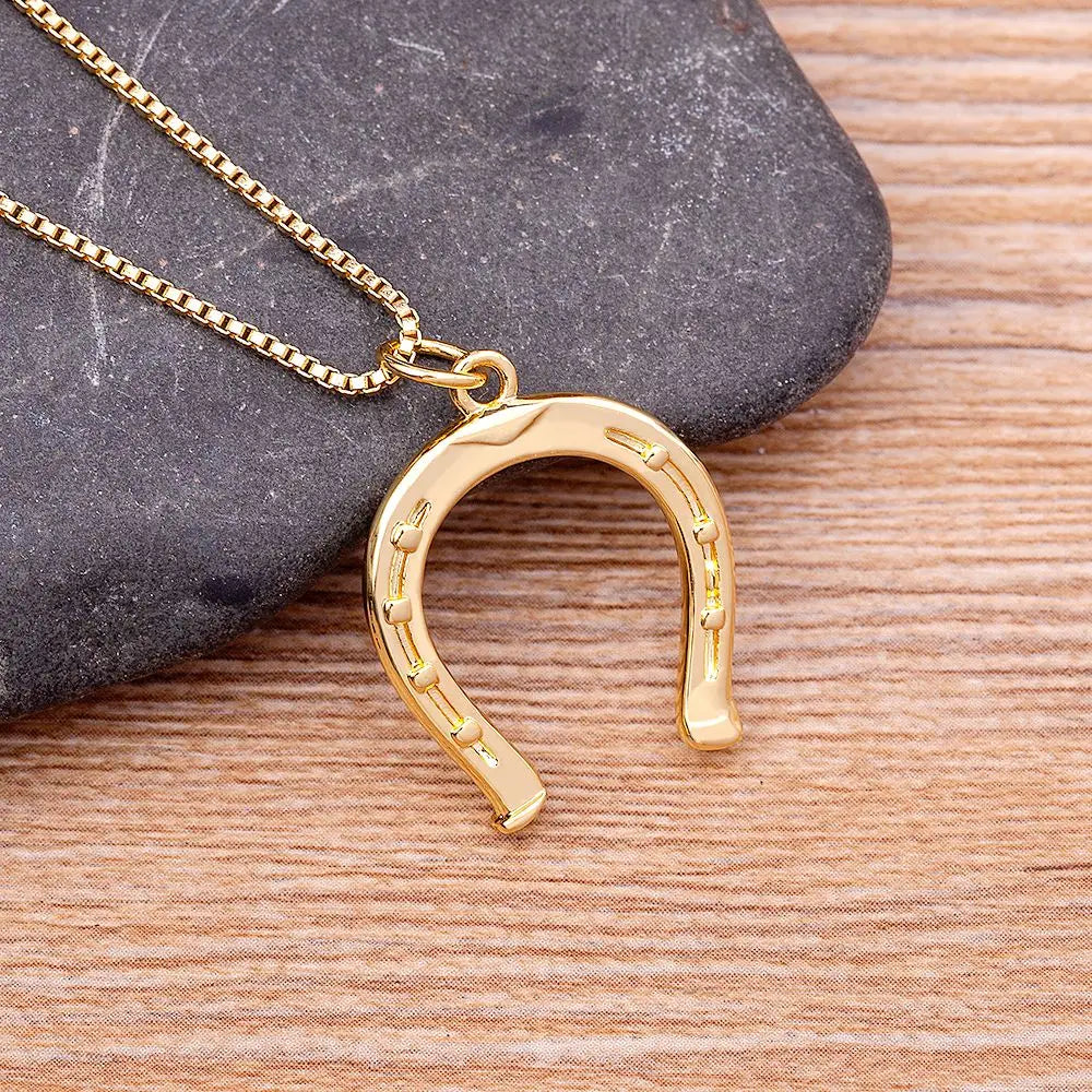 Small horseshoe pendant