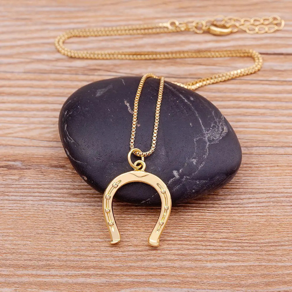 Small horseshoe pendant