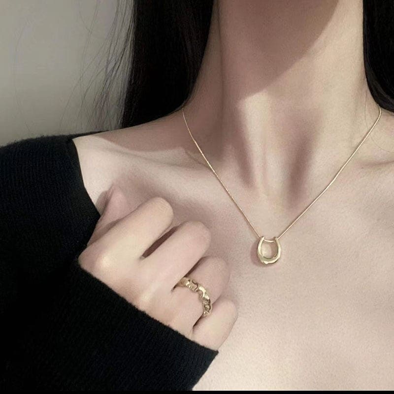 Women’s Horseshoe Pendant Necklace - Dream Horse