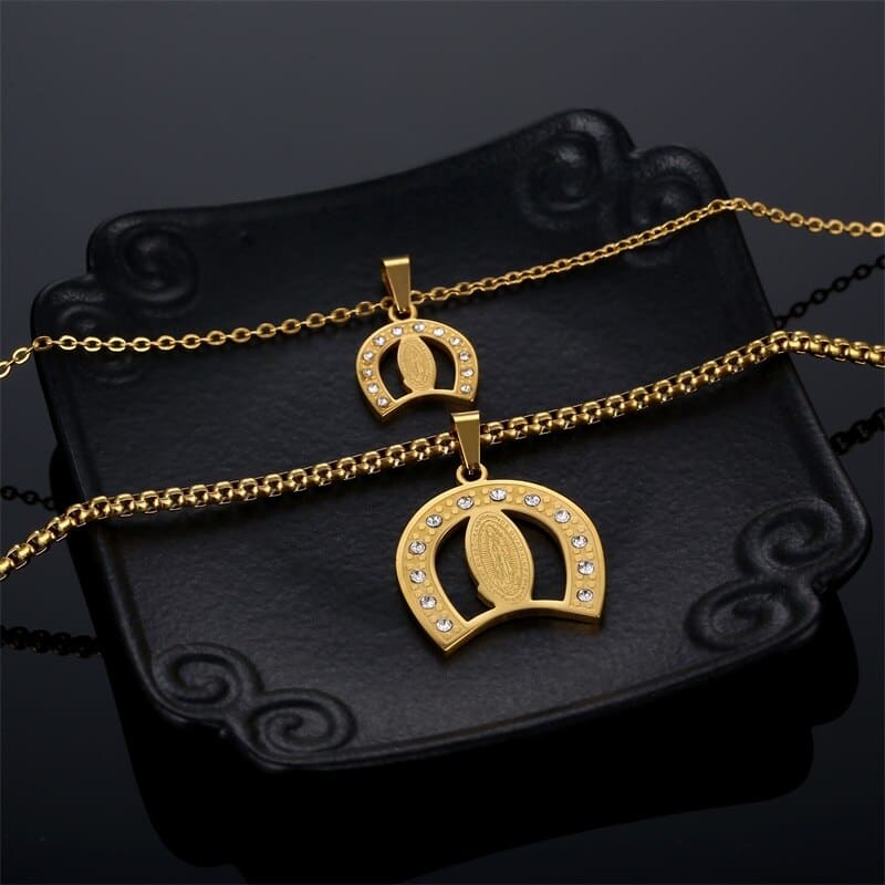10k gold horseshoe necklace - Dream Horse