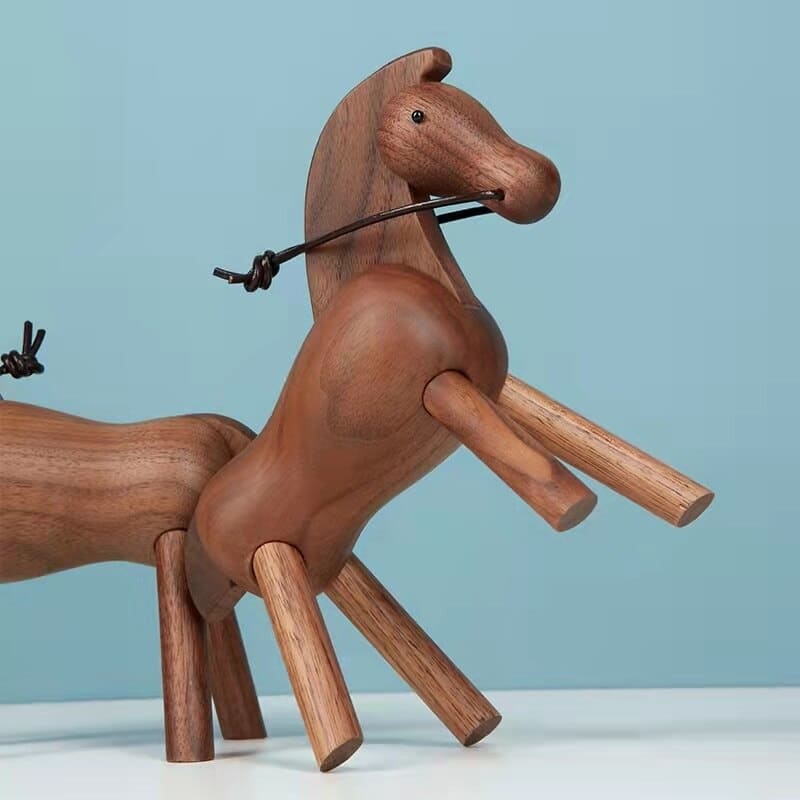 Large wooden horse statue - Dream Horse